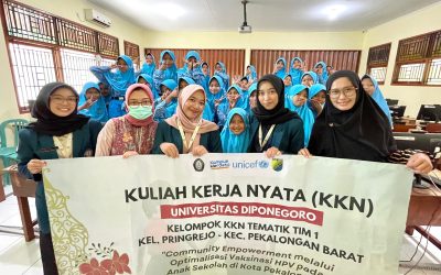 Undip KKN Students Educate Junior High School Girls on Cervical Cancer